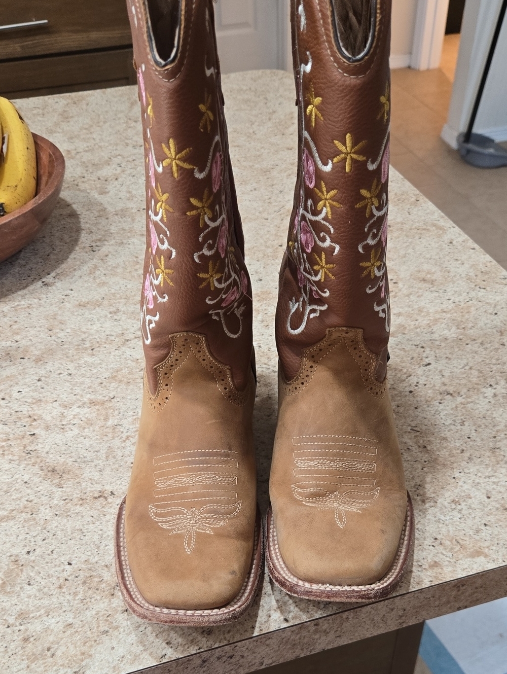 Women’s Brown Embroidered Western Boots - Tan & Brown